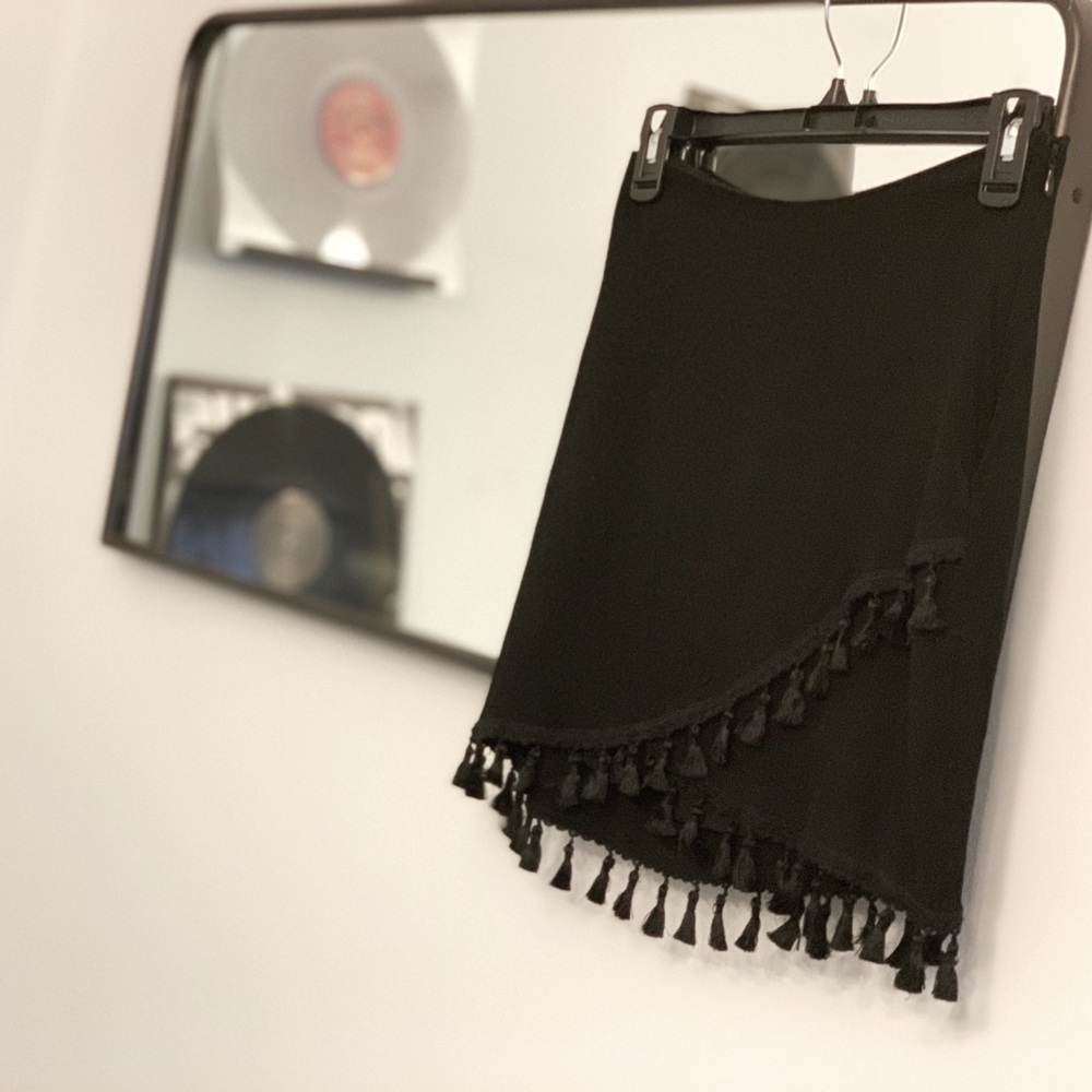 Tassle layered- mini skirt!